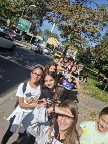 mini-IMG-87217093e0fb5dfd9fbff41c32e9e2e3-V