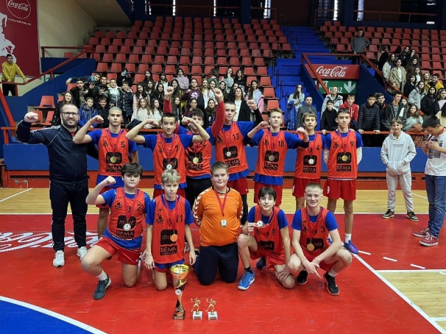 mini-IMG-b081d2918f2f4f25338ff6192de95240-V