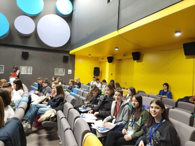 mini-IMG-159b772f20d5a97ff86bd037d9cacba6-V