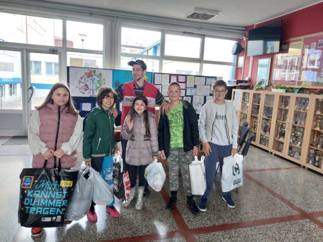 IMG-5fa41db9a3e2327153398d82a6d99ca6-V