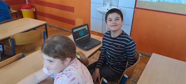 mini-IMG-e154f41a23e91562c2a529e6baf4c356-V