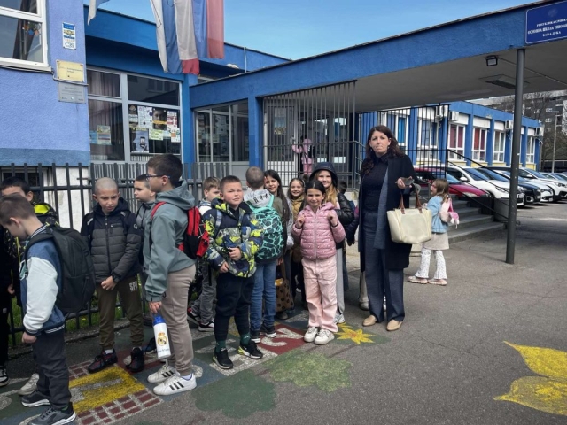 IMG-e6191cb6f1cbaaa4162eb47b9c2f7ece-V