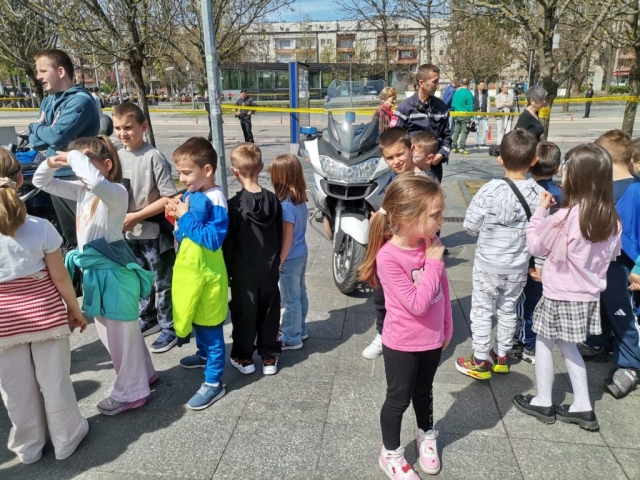 IMG-9caa087a155bf4daabb32ff35bc8d02d-V